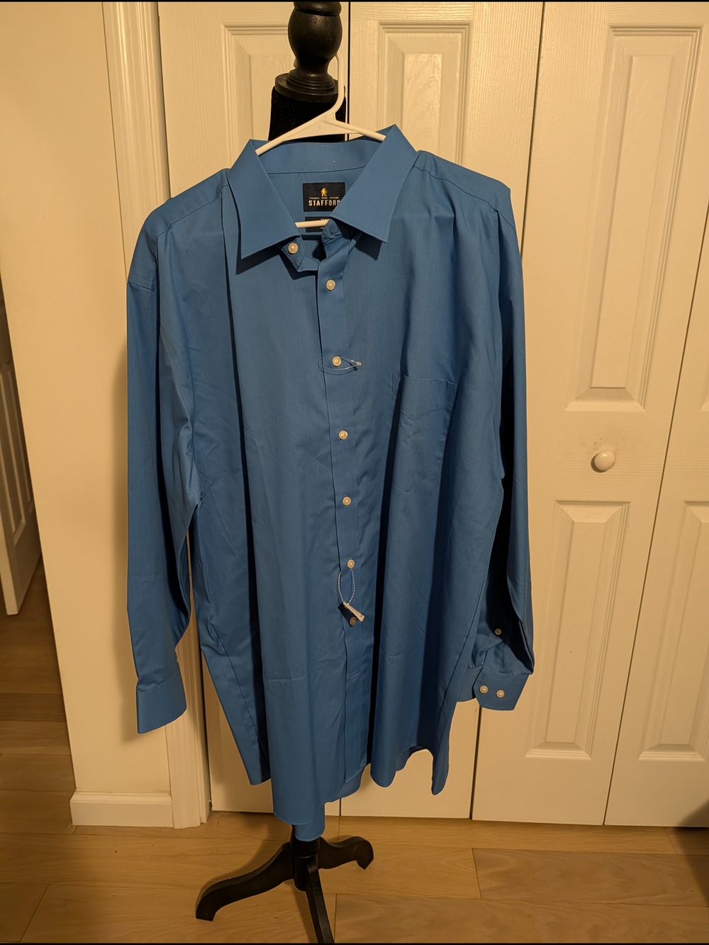 Big Men's Stafford Classic Point-Collar Dress Shirt in Blue